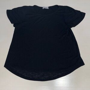 Kaileigh Black Flutter Sleeve knit blouse. Poly blend. Size M. Excellent cond.